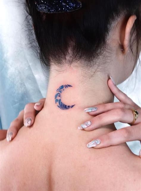 69 Neck Tattoos For Women With Meaning